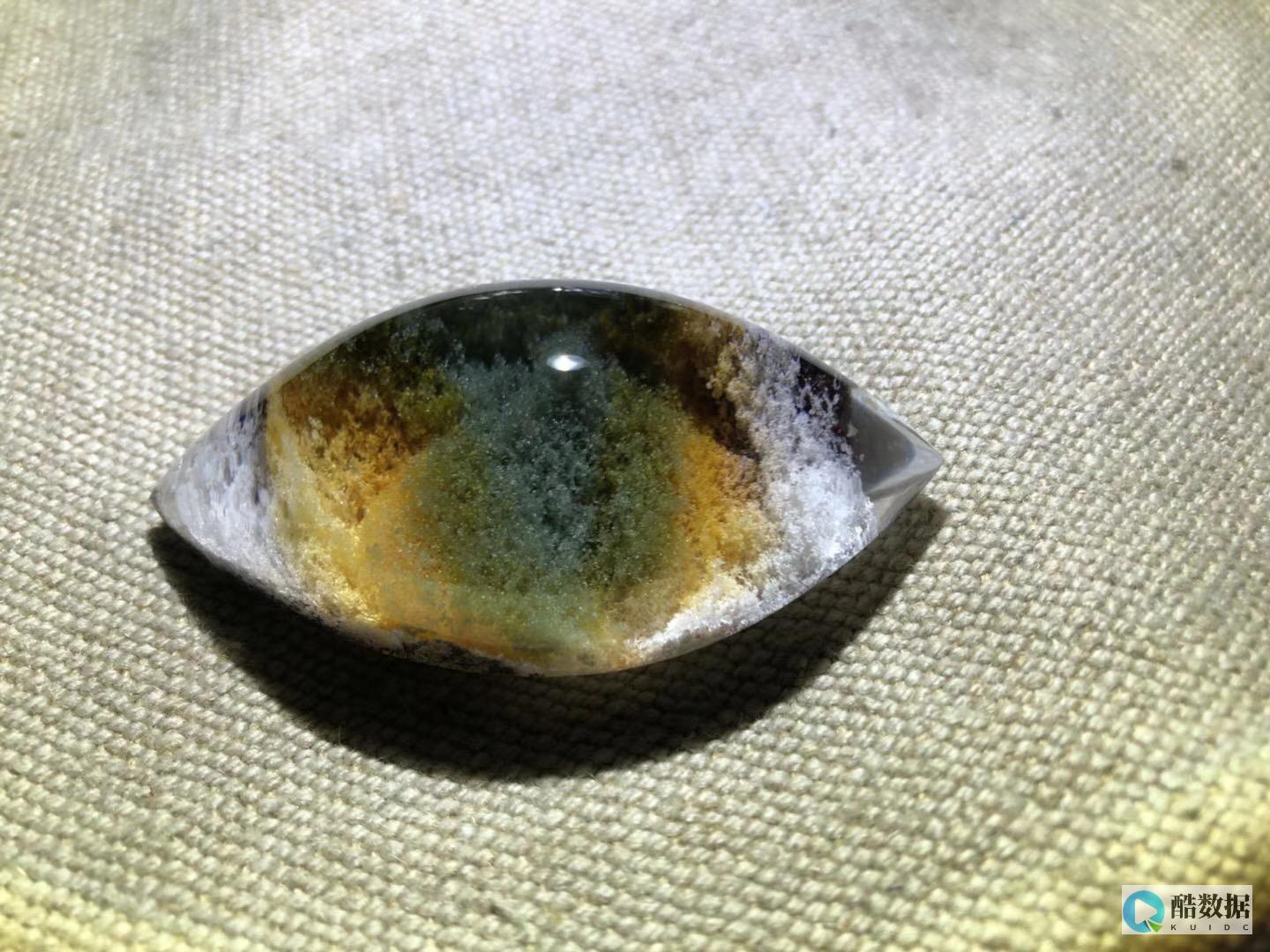 探索现代水晶矿业与独立的深度融合